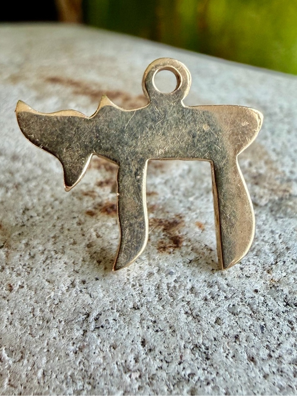 14 karat gold CHAI pin